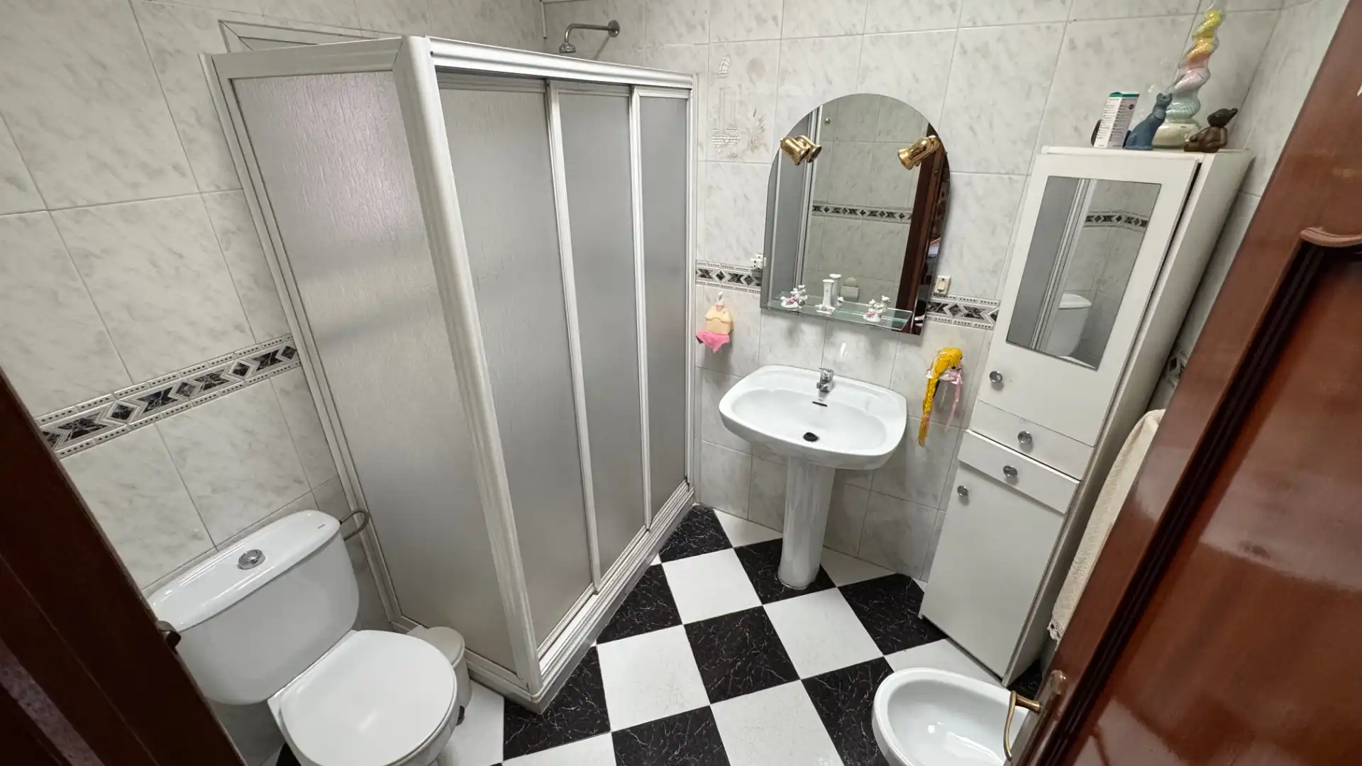 Bathroom of Houses for sale in Brenes  with Air Conditioner, Private garden and Furnished