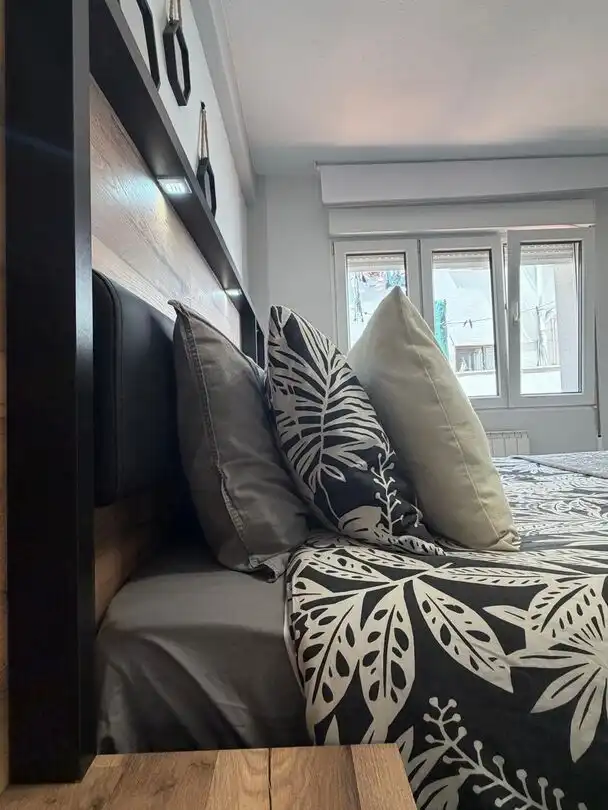 Schlafzimmer von Wohnung zur Miete in Gijón  mit Heizung, Terrasse und Balkon