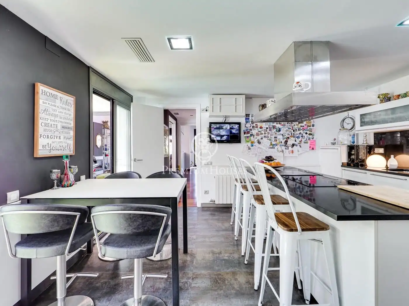 Cocina de Casa o chalet en venta en Barcelona con Aire acondicionado, Jardín privado y Terraza