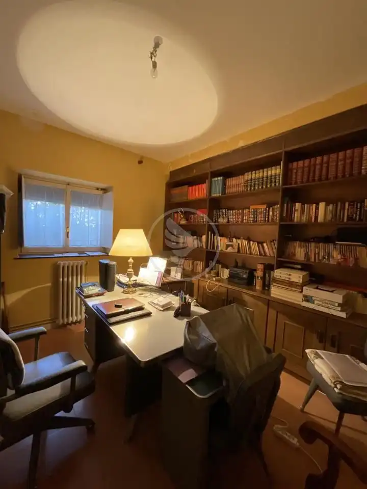 Ground floor for sale in Linares  with Furnished
