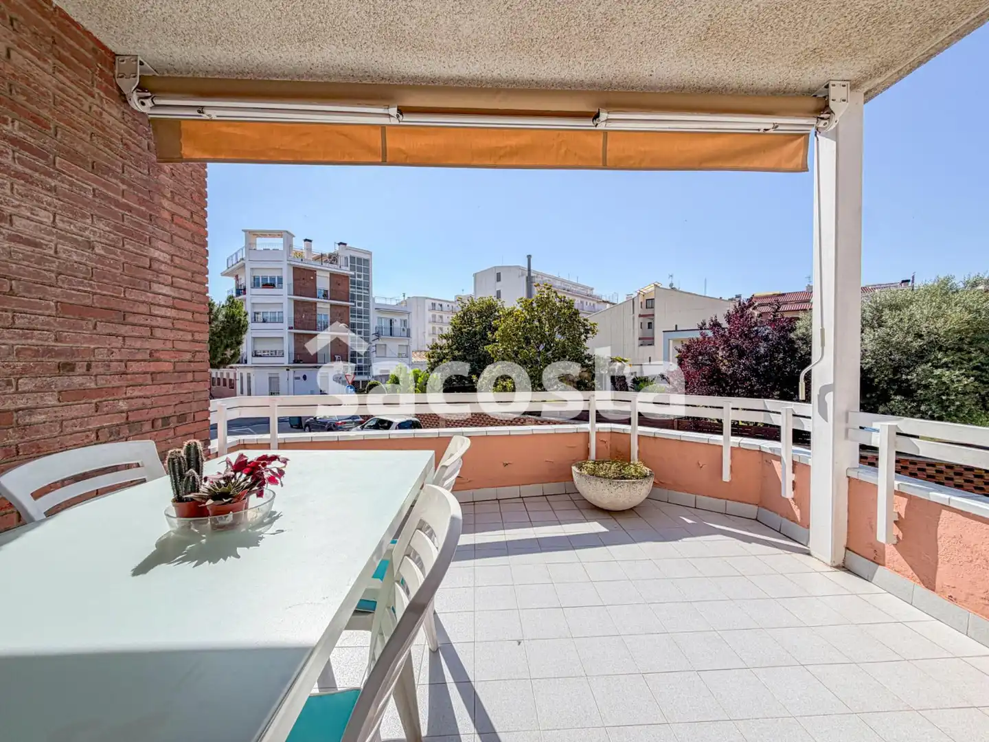 Terraza de Casa adosada en venta en Pineda de Mar con Aire acondicionado, Calefacción y Jardín privado