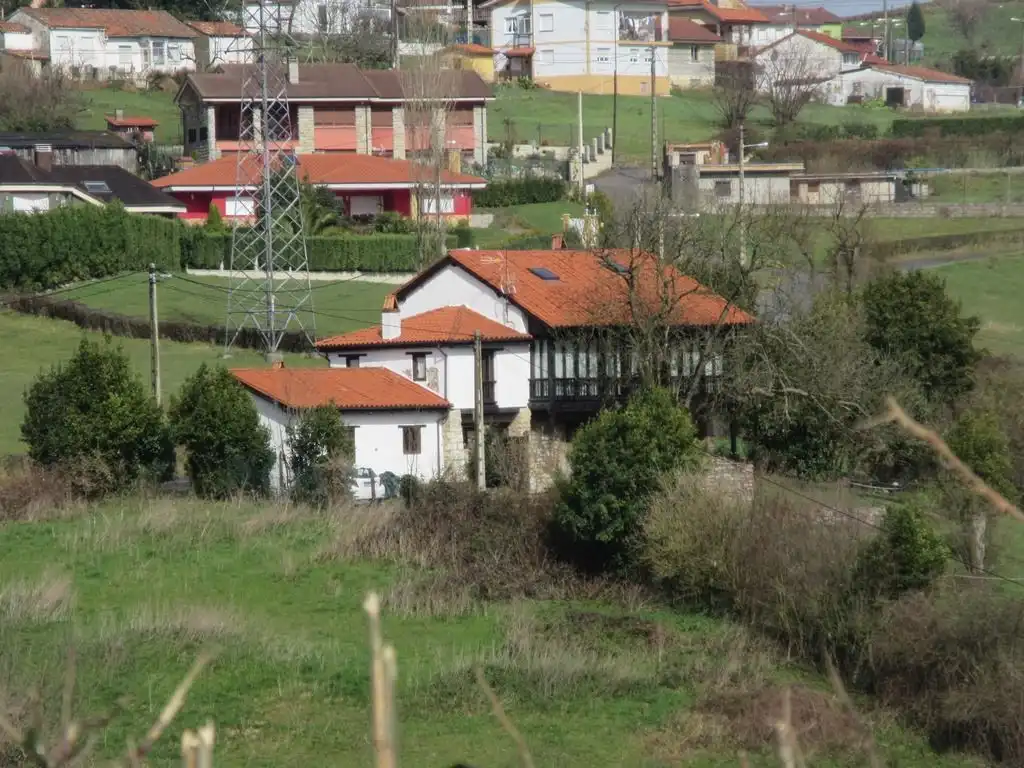 Casa en venta en Bayón
