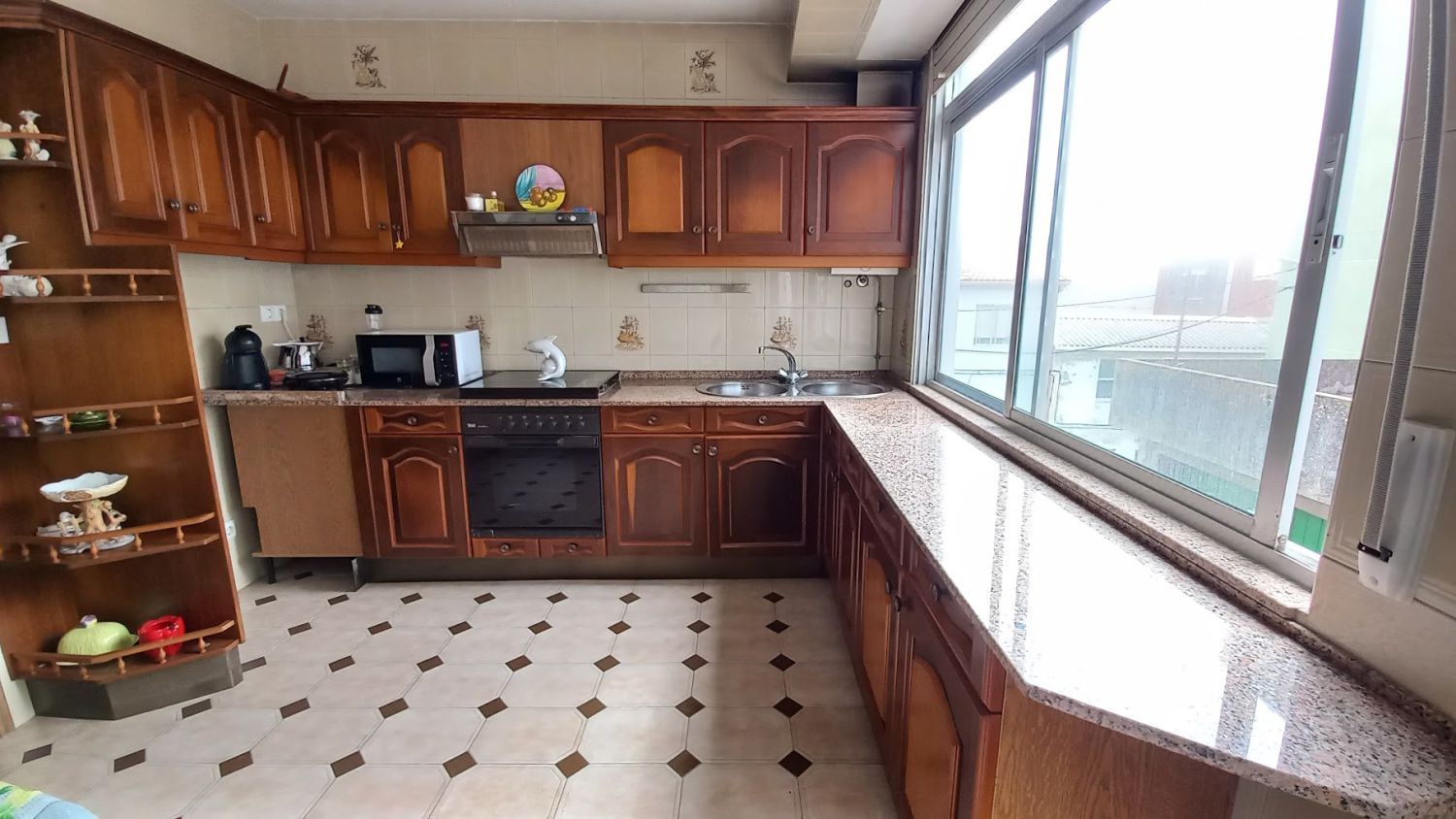 Kitchen of Flat for sale in Malpica de Bergantiños