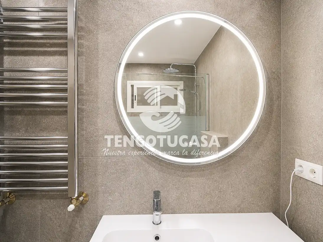 Baño de Piso en venta en Madrid con Aire acondicionado, Calefacción y Amueblado