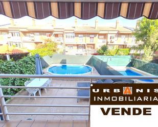 Exterior view of House or chalet for sale in San Fernando de Henares  with Air Conditioner and Swimming Pool