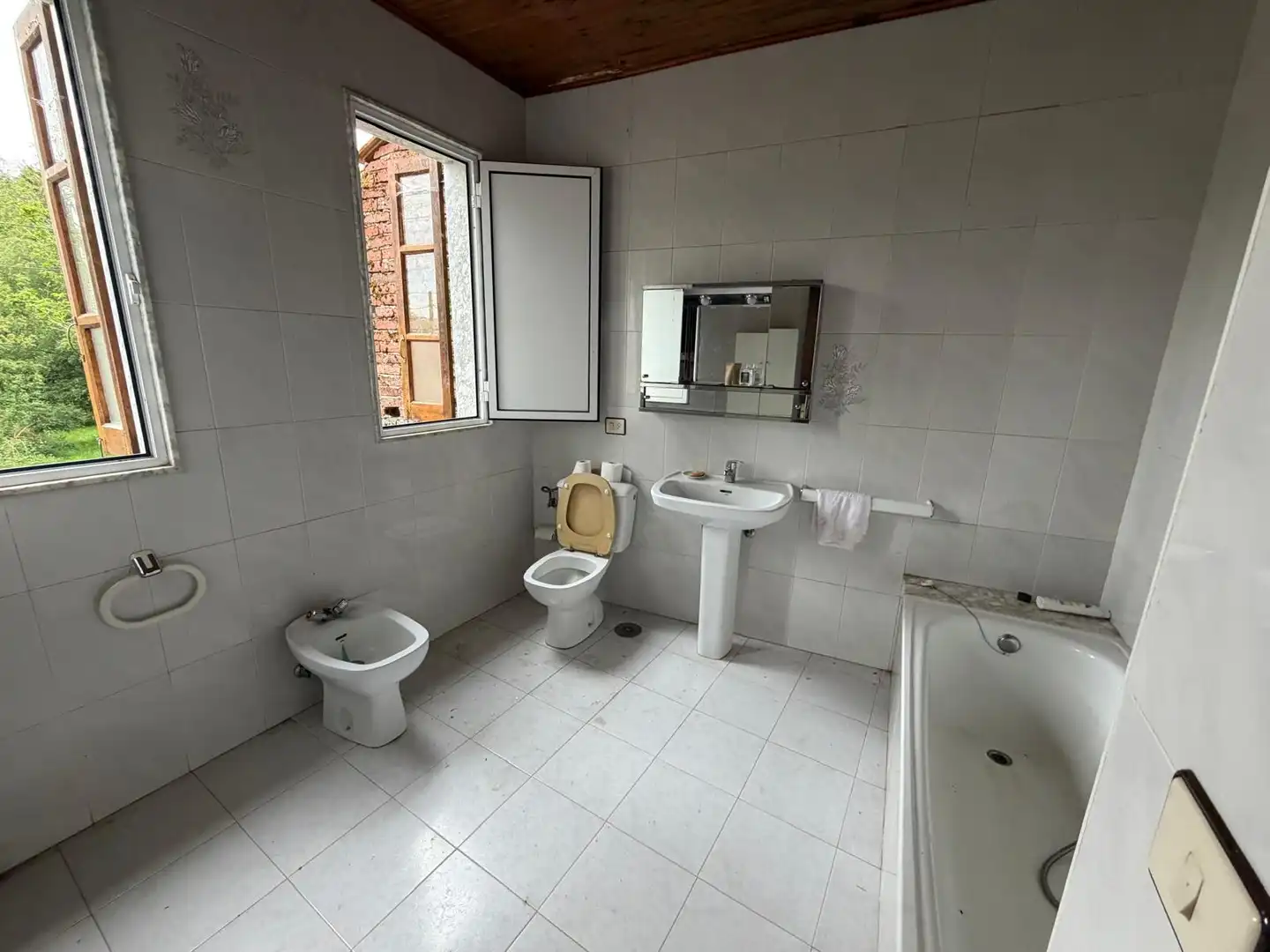 Baño de Casa adosada en venta en Cartelle con Jardín privado, Amueblado y Balcón