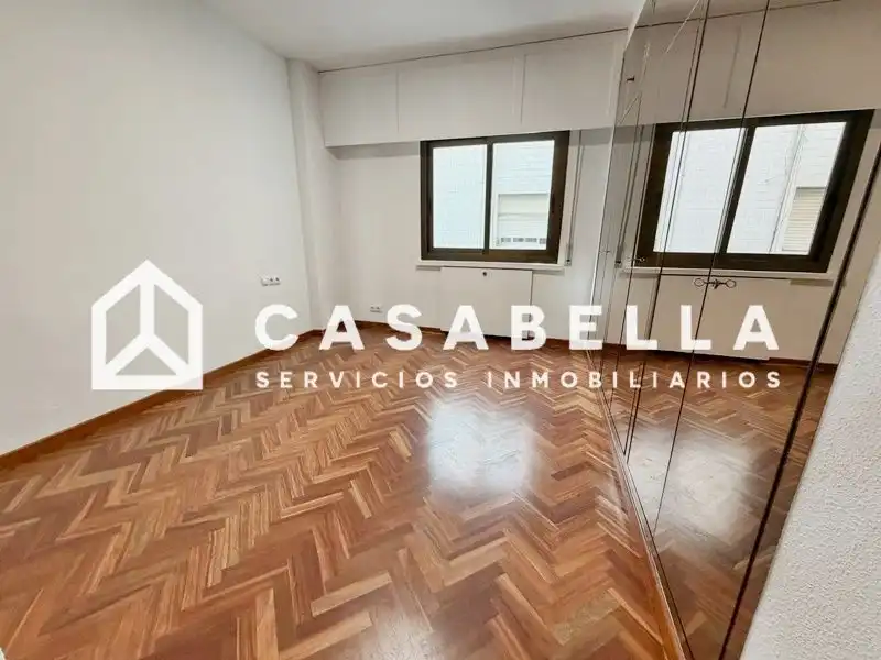 Piso de alquiler en Valencia con Aire acondicionado, Calefacción y Trastero