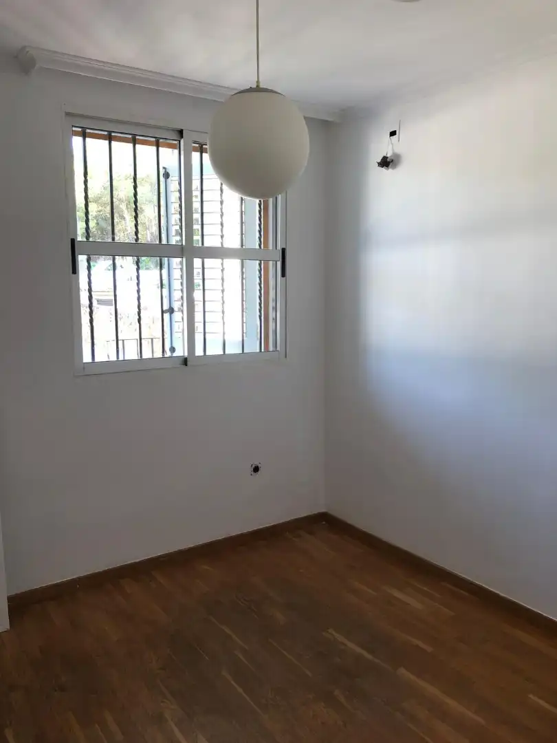 Habitación de Casa adosada en venta en Gilet con Calefacción, Jardín privado y Parquet