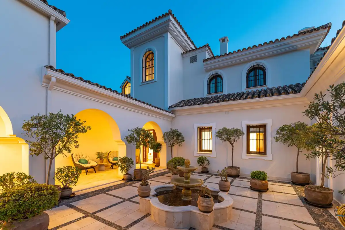 Terrassa de Casa o xalet en venda en Benahavís amb Aire condicionat, Terrassa i Moblat
