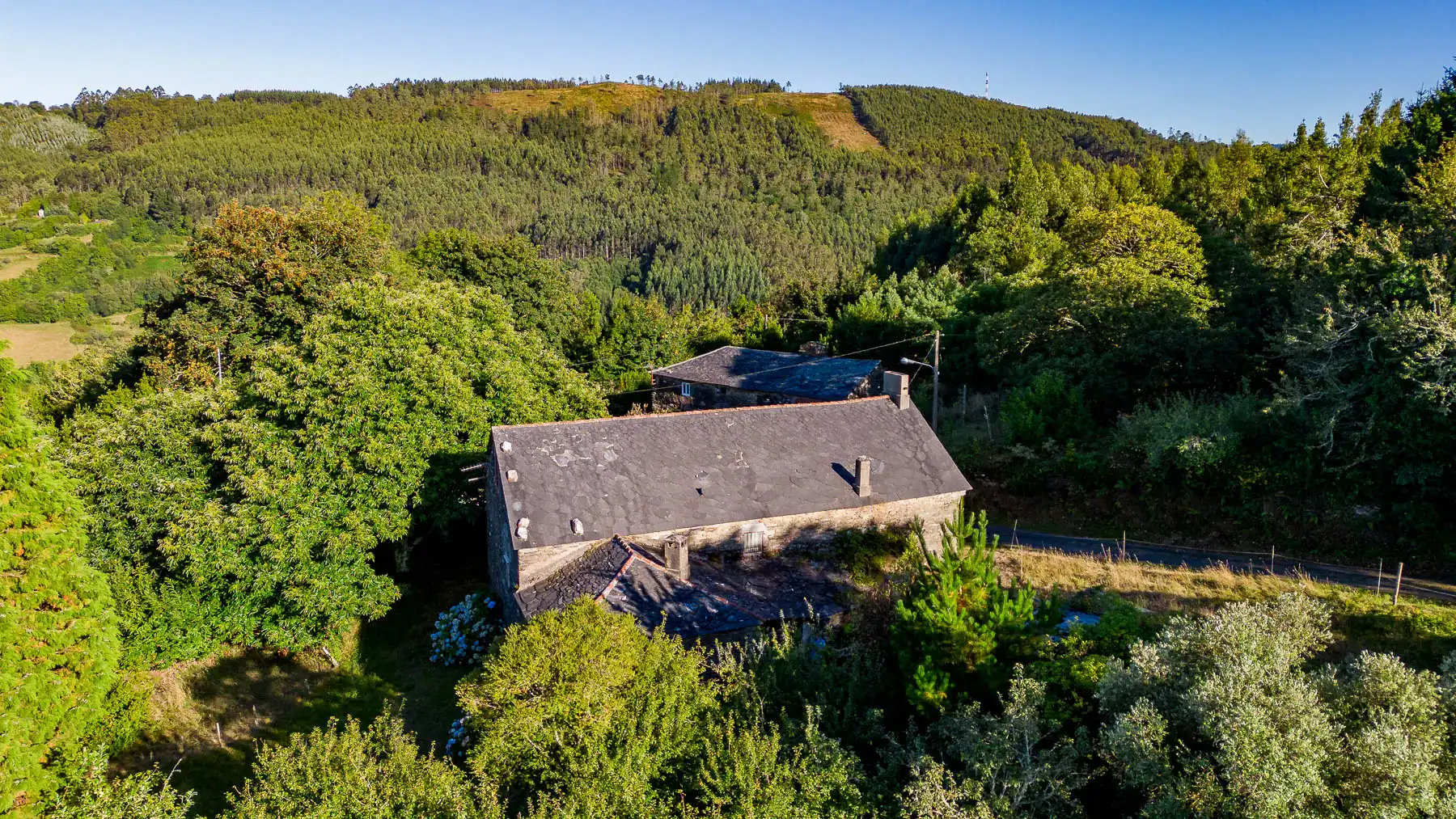 Vista exterior de Finca rústica en venda en As Somozas  amb Moblat