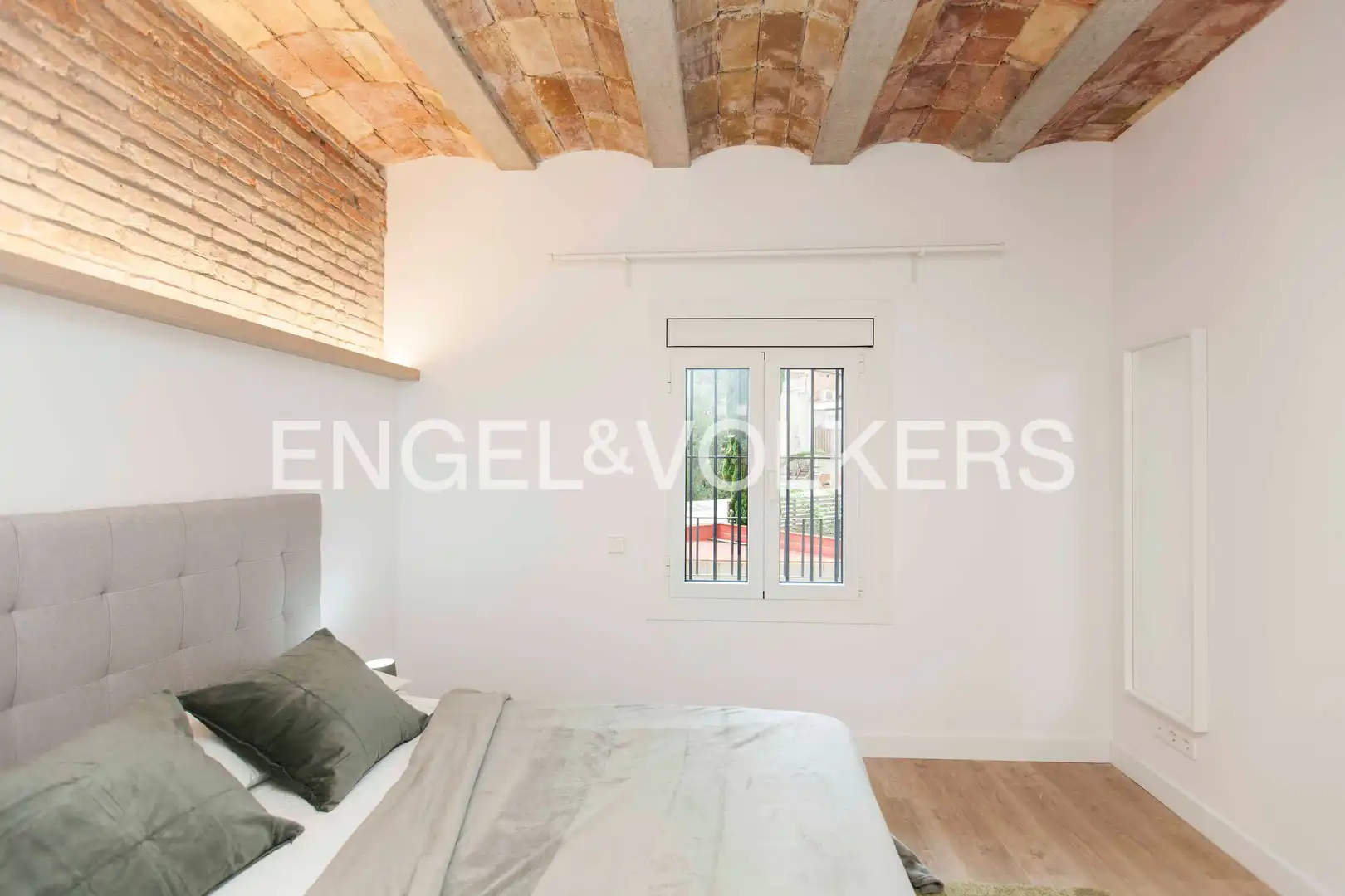 Bedroom of Flat for sale in Barcelona  with Air Conditioner, Heating and Parquet flooring