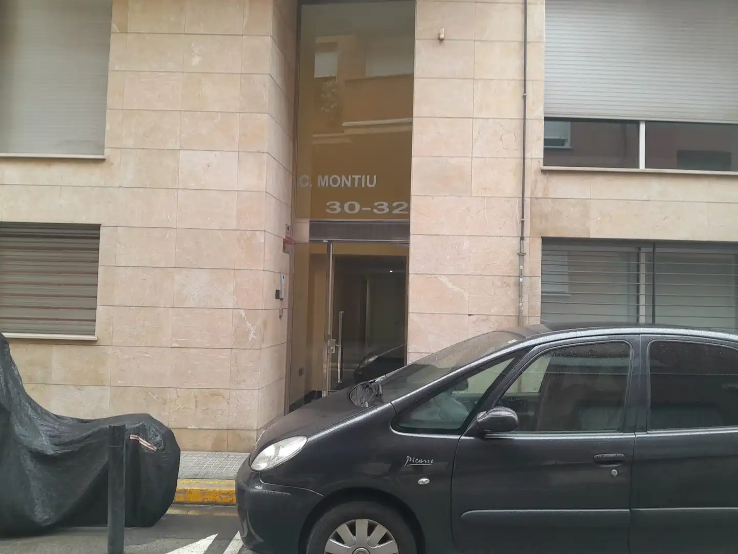 Vista exterior de Garaje en venta en Montcada i Reixac