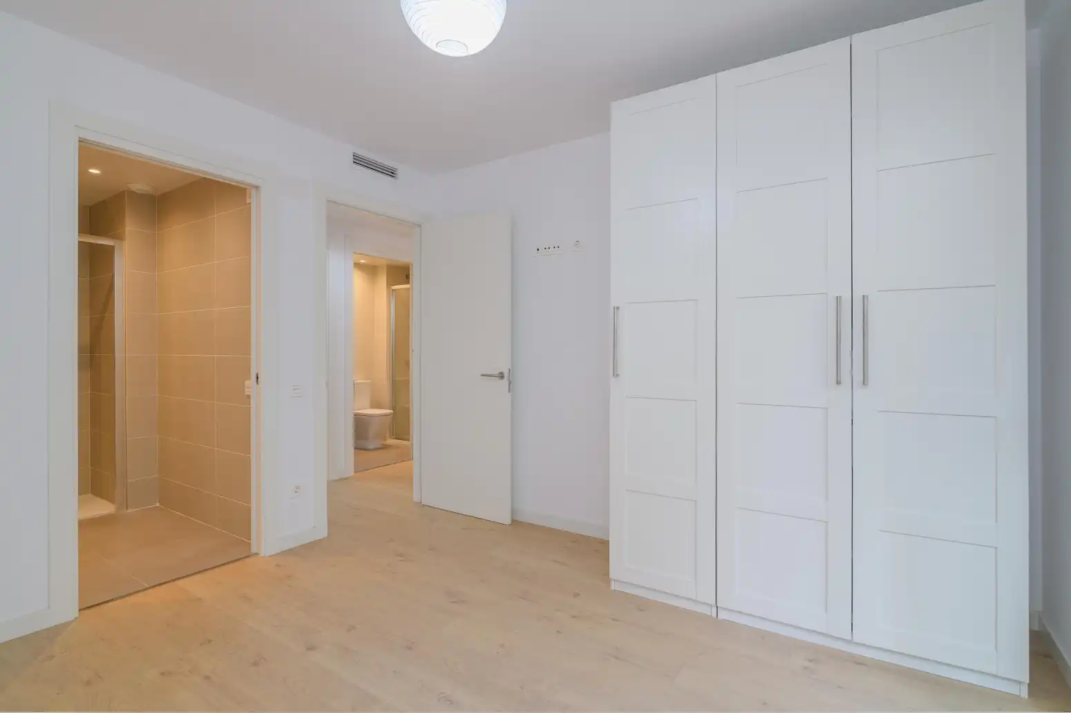 Bedroom of Flat for sale in Sant Boi de Llobregat  with Air Conditioner, Heating and Balcony