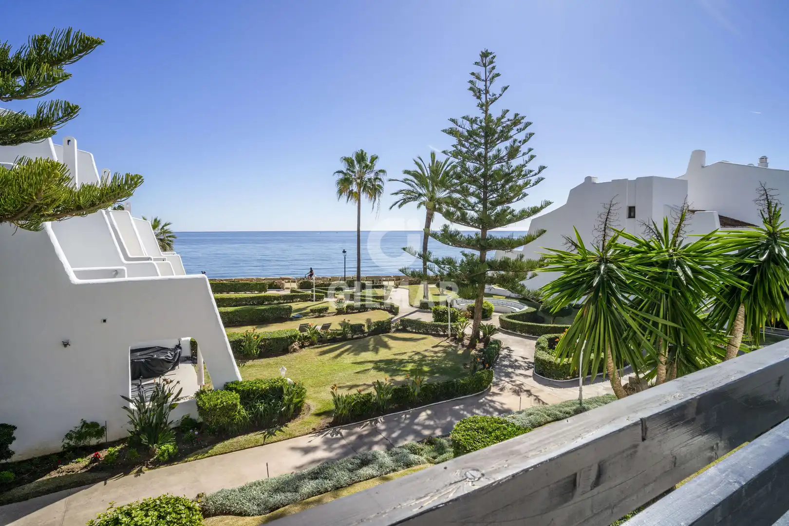 Garten von Einfamilien-Reihenhaus zum Verkauf in Marbella mit Heizung, Privatgarten und Schwimmbad