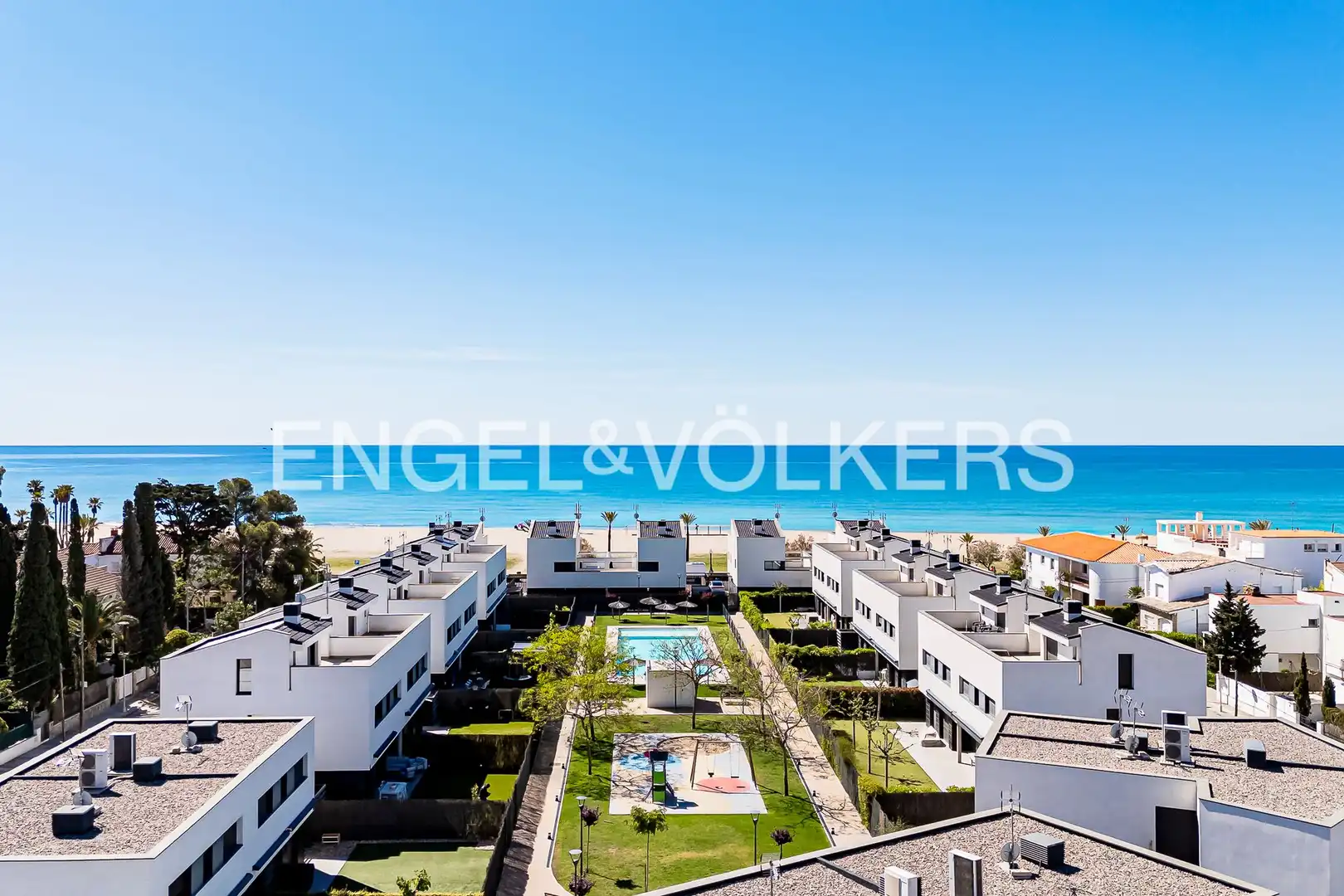 Exterior view of Detached homes for sale in El Vendrell  with Air Conditioner, Heating and Private garden