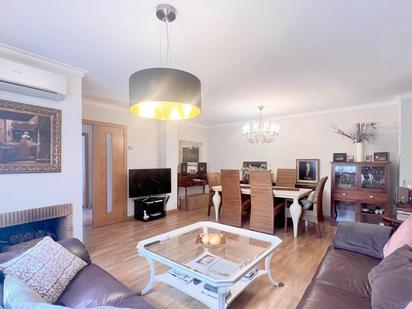 Dining room of Single-family semi-detached for sale in Móstoles  with Air Conditioner, Heating and Private garden