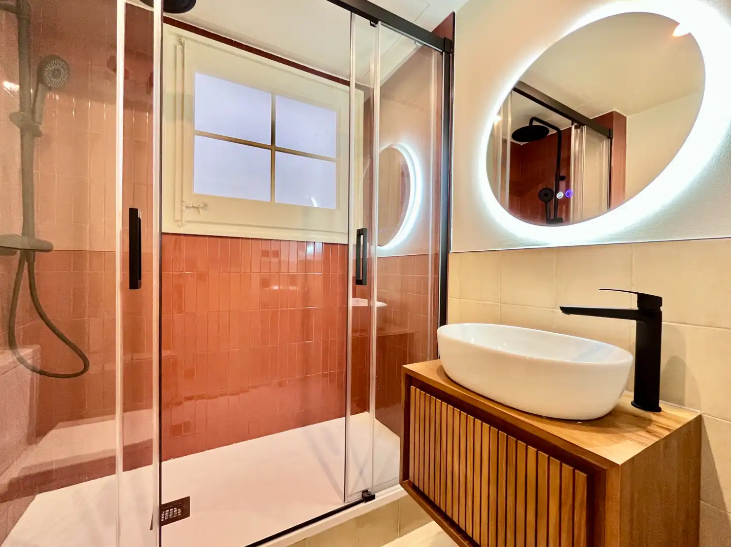 Bathroom of Flat for sale in Barcelona  with Air Conditioner, Heating and Parquet flooring