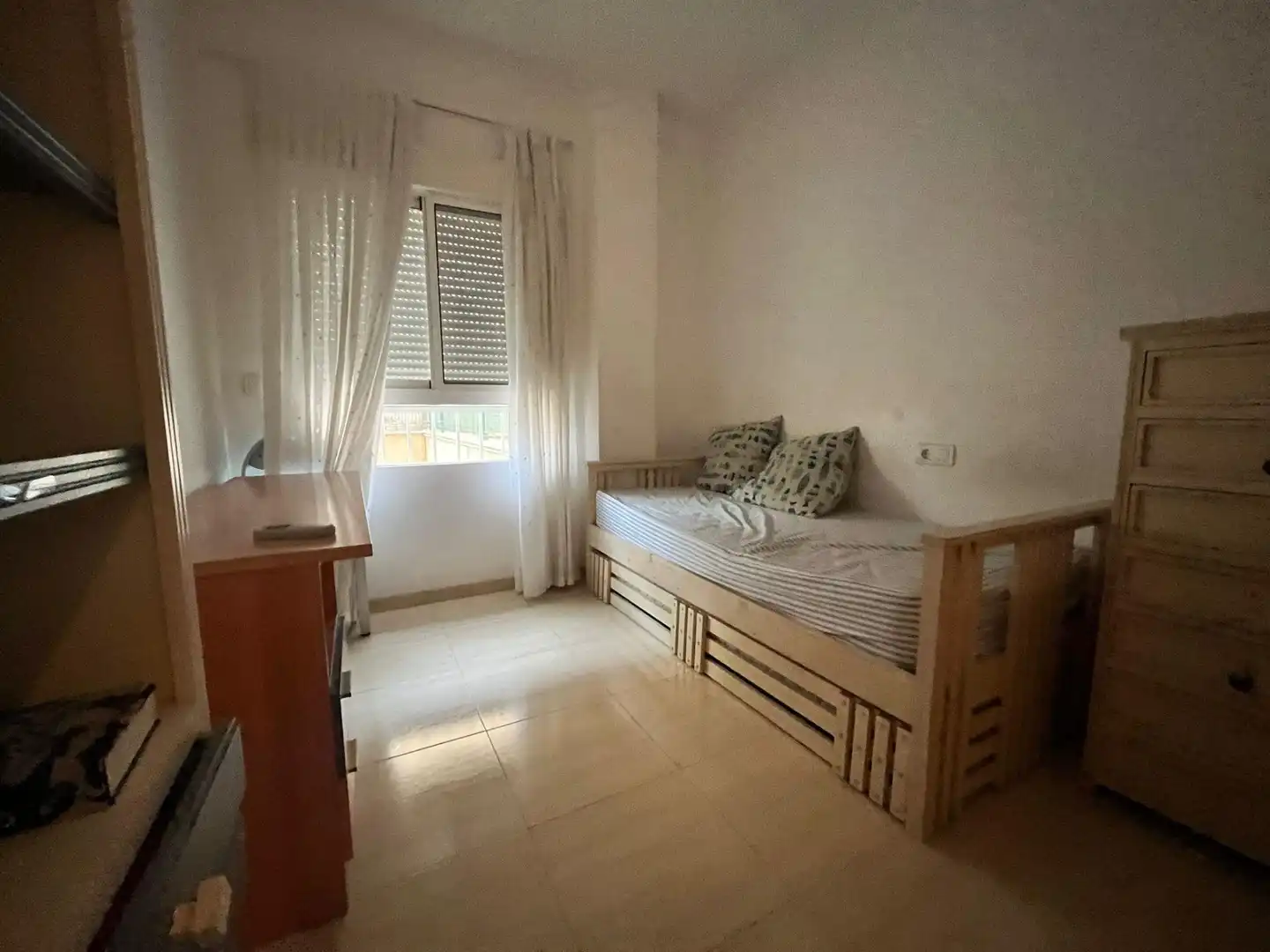 Schlafzimmer von Erdgeschoss zum Verkauf in Águilas mit Klimaanlage, Privatgarten und Möbliert