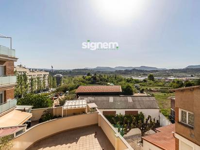 Vista exterior de Dúplex en venda en Manresa amb Aire condicionat, Terrassa i Balcó