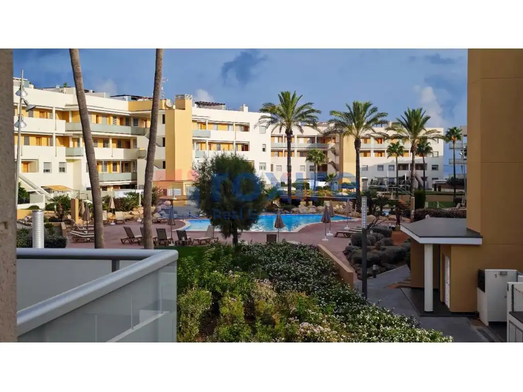 Außenansicht von Wohnung zur Miete in Sant Josep de sa Talaia mit Klimaanlage, Heizung und Terrasse