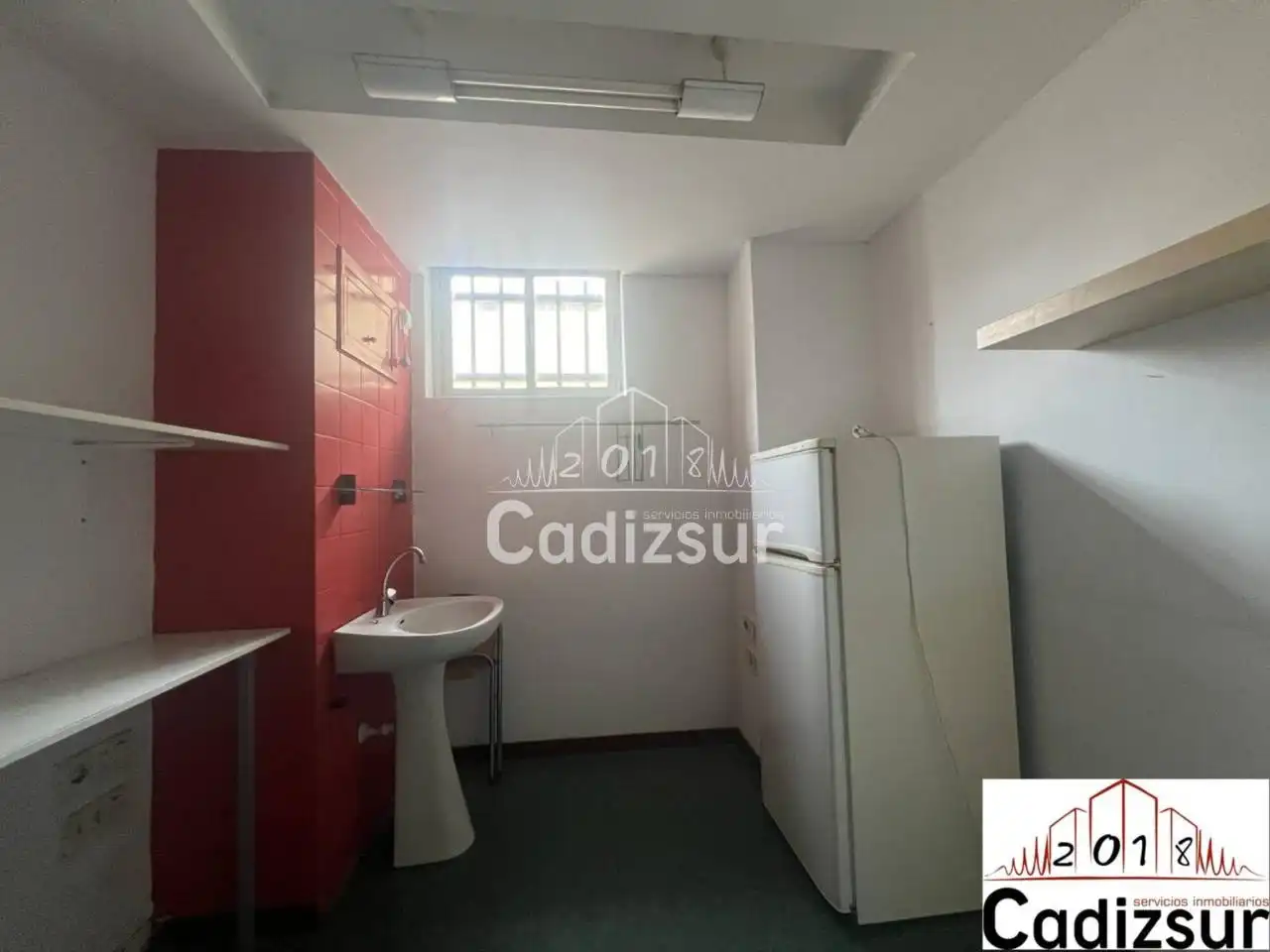 Dormitori de Oficina de lloguer en Cádiz