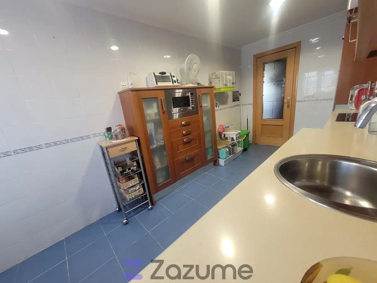 Kitchen of Flat for rent in Laguna de Duero  with Heating, Parquet flooring and Furnished