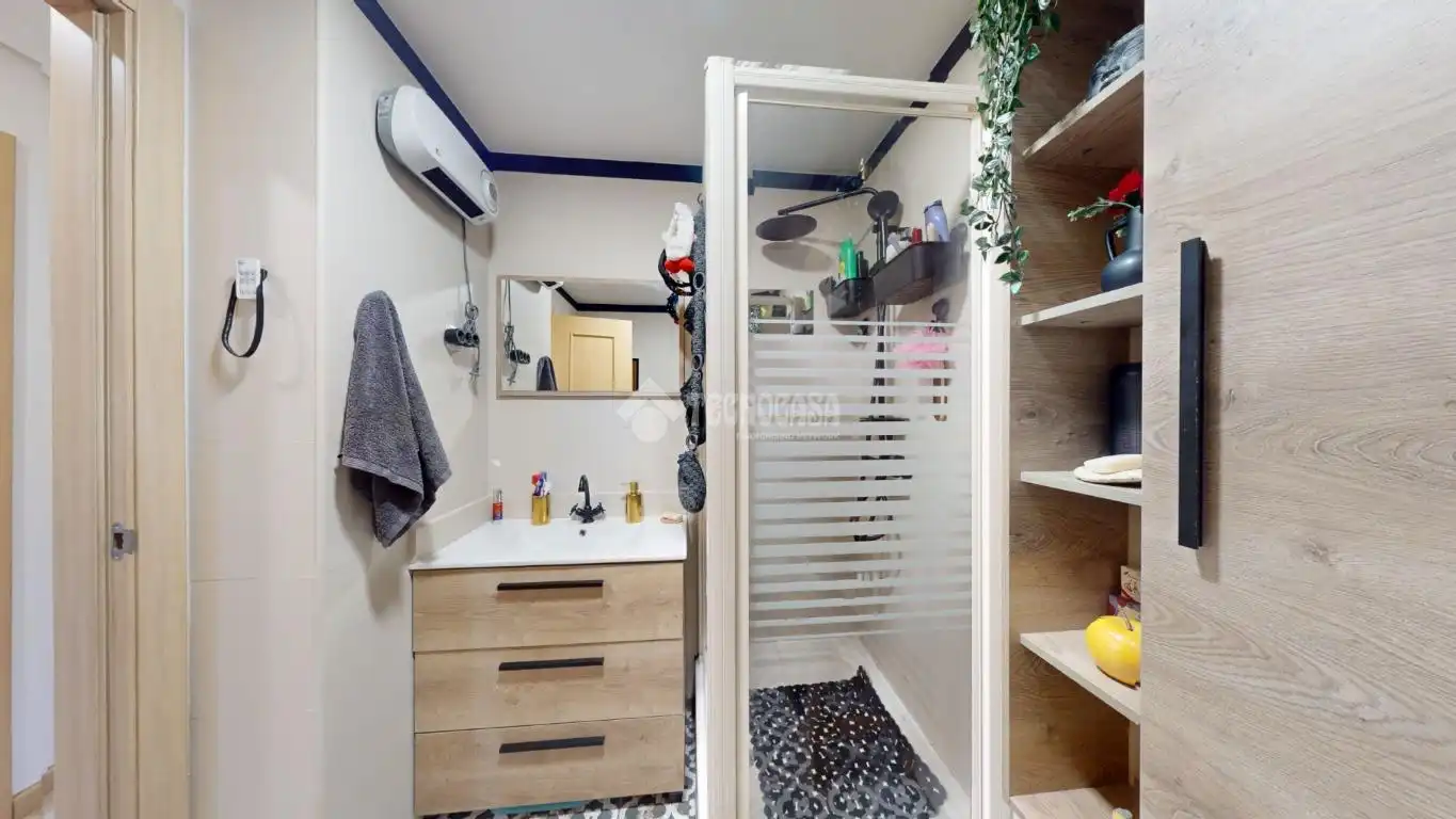 Baño de Piso en venta en Azuqueca de Henares con Aire acondicionado, Calefacción y Parquet