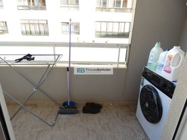 Estudi amb ascensor en venda a Calle Llauradors
