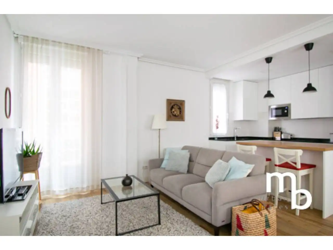 Living room of Flat for sale in Madrid  with Air Conditioner, Heating and Storage room