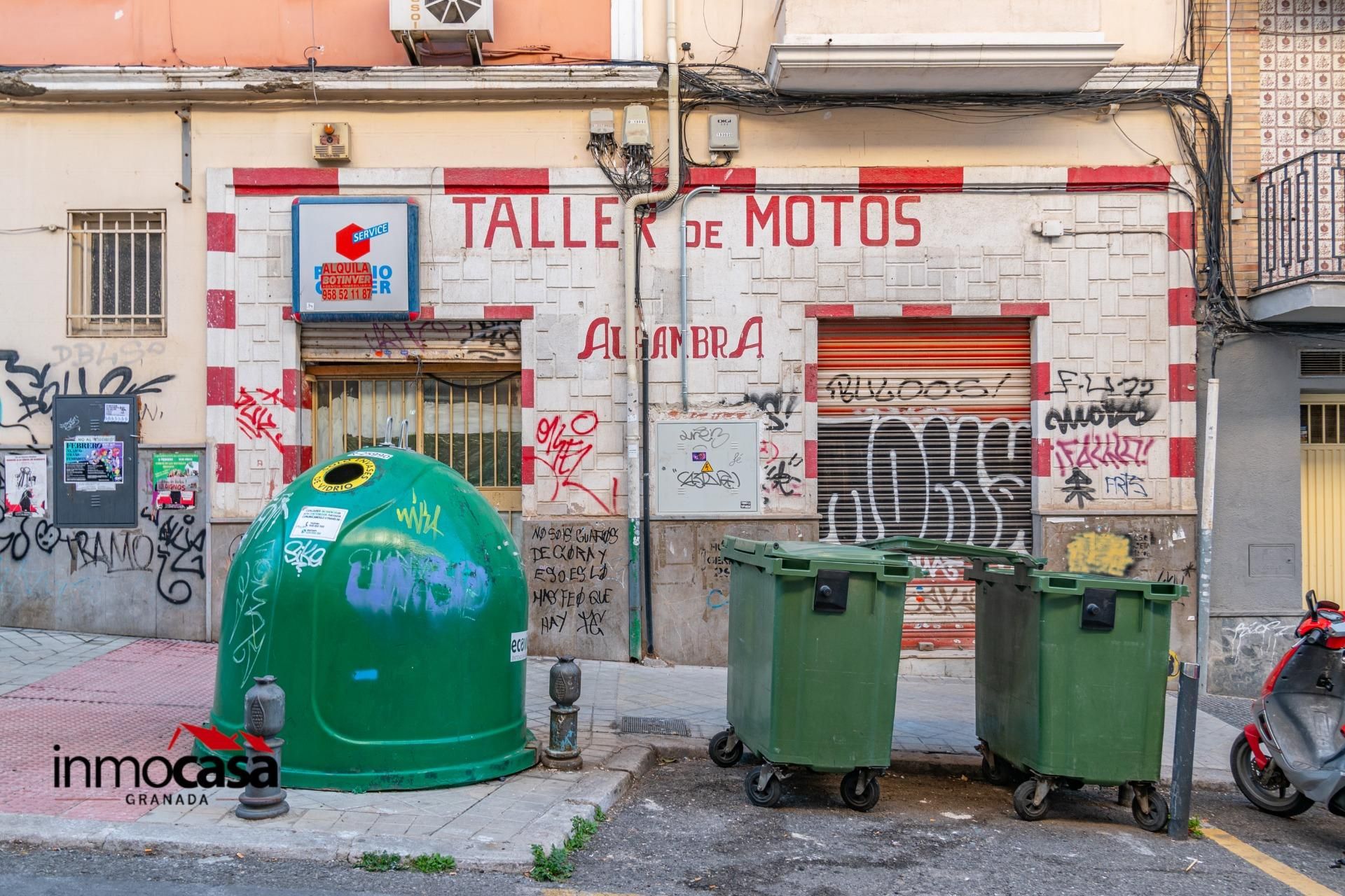 Exterior view of Premises for sale in  Granada Capital