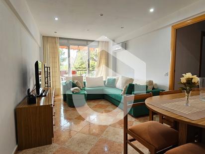 Sala d'estar de Pis en venda en  Barcelona Capital amb Aire condicionat i Balcó