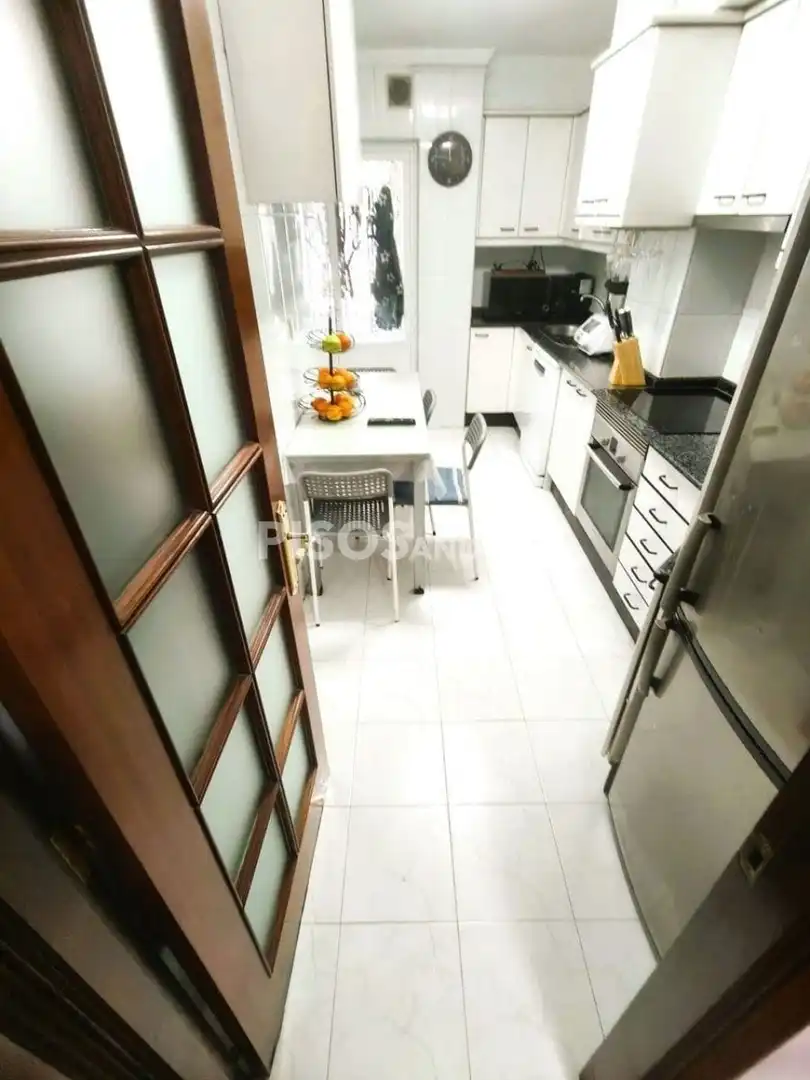 Cocina de Piso en venta en A Coruña Capital  con Trastero y Amueblado