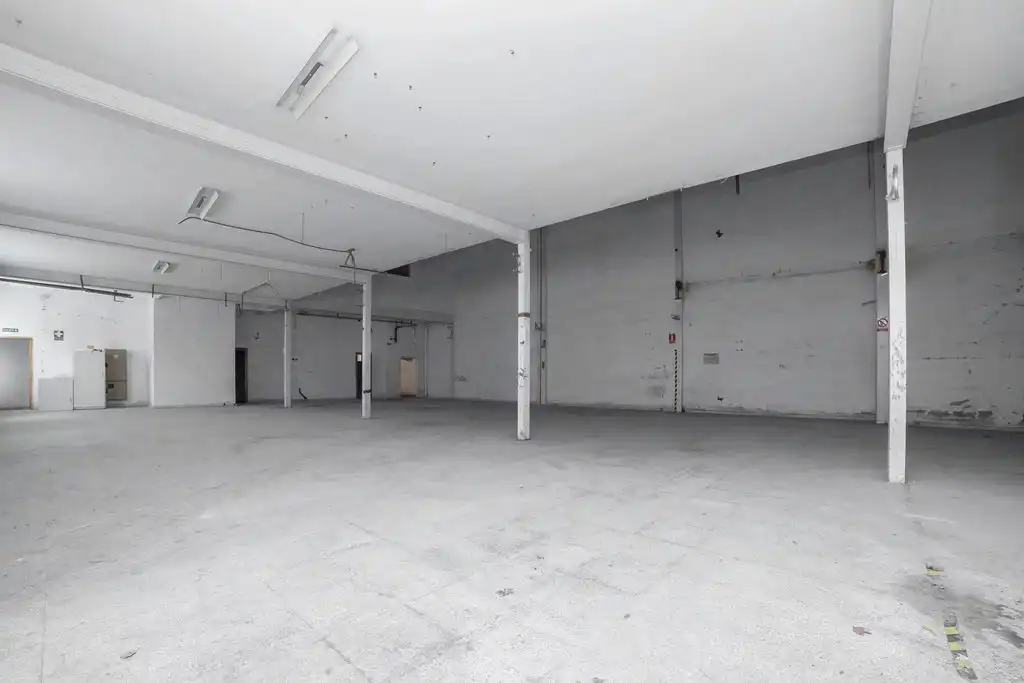 Nave industrial en venta en Elda