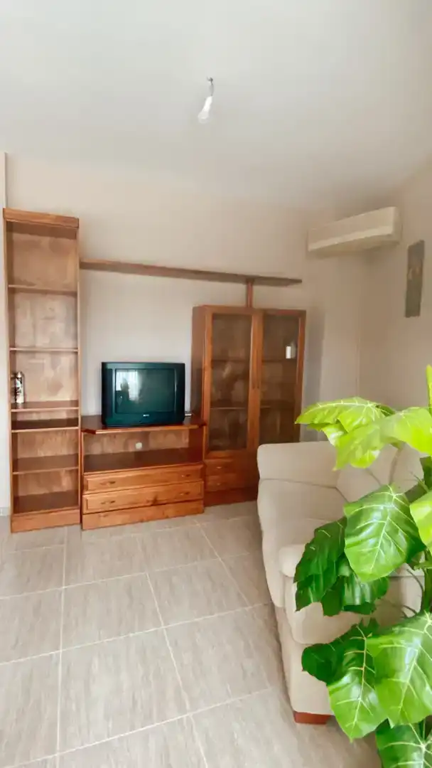 Wohnzimmer von Wohnung zur Miete in Navalmoral de la Mata mit Klimaanlage, Abstellraum und Möbliert