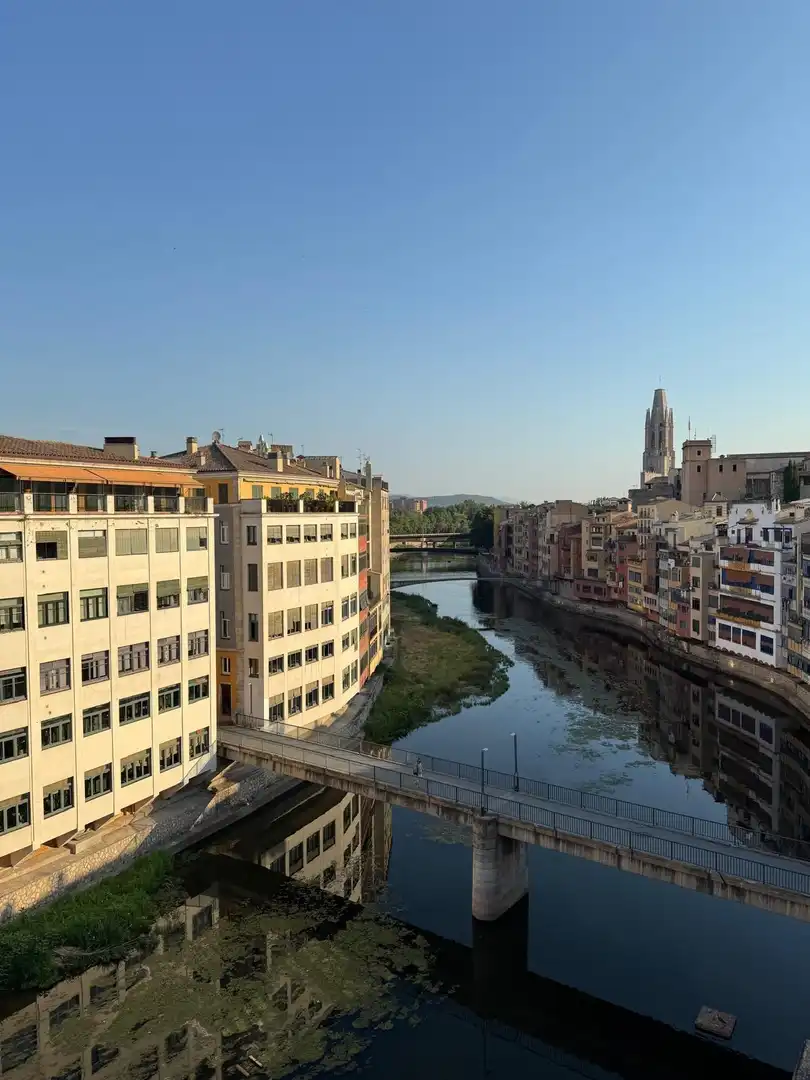 Vista exterior de Piso en venta en Girona