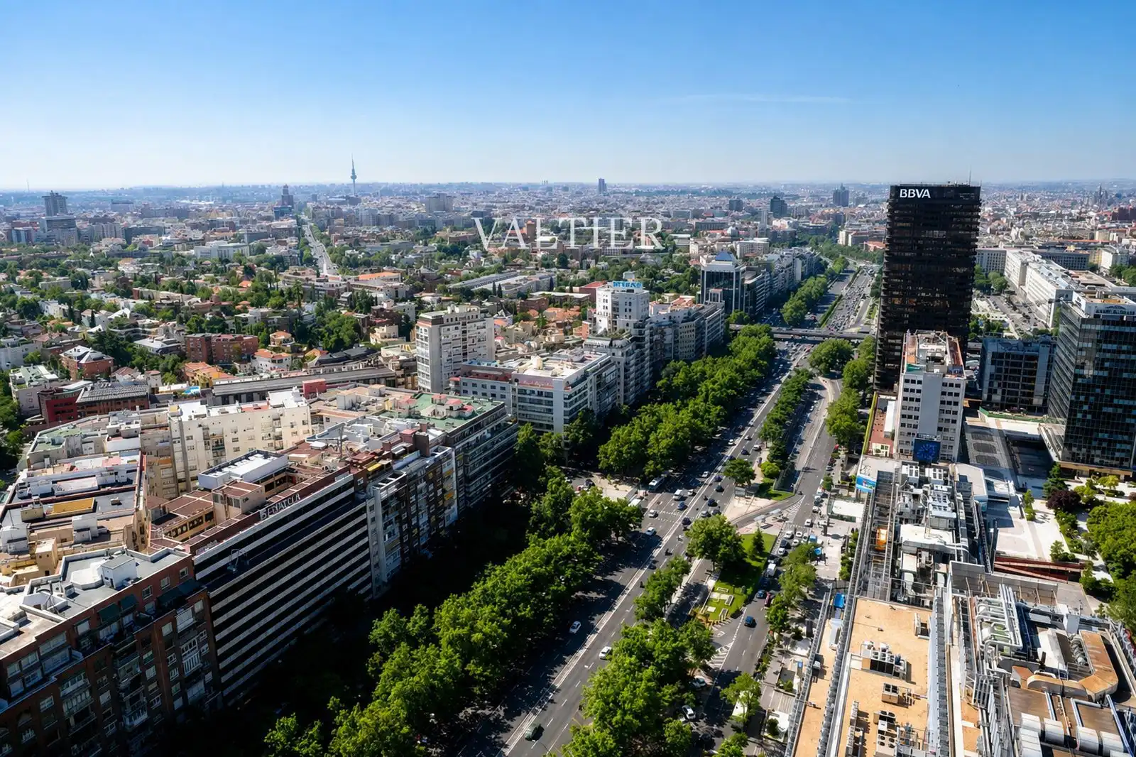 Vista exterior de Àtic de lloguer en Madrid amb Terrassa i Moblat