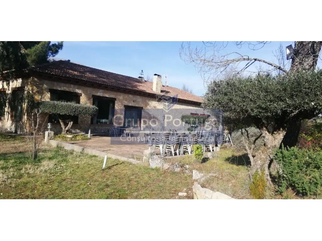 Local comercial en venta en Santa María del Tiétar, imagen 4