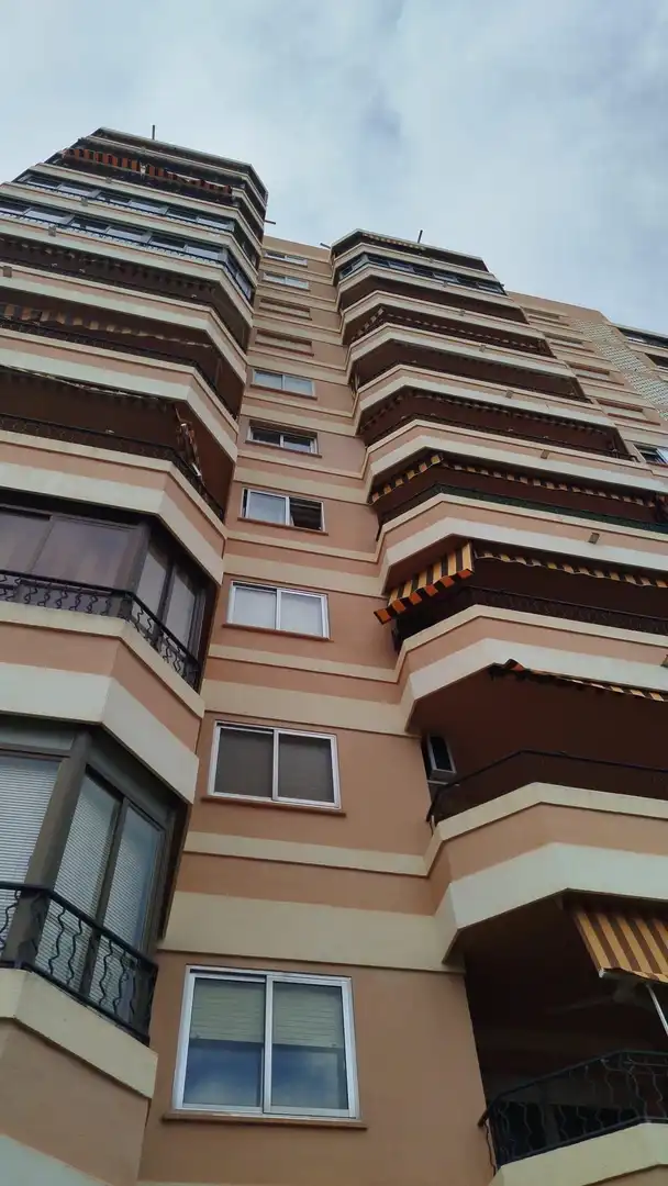 Außenansicht von Wohnungen zur Miete in Benicasim / Benicàssim mit Privatgarten, Terrasse und Gemeinschaftspool
