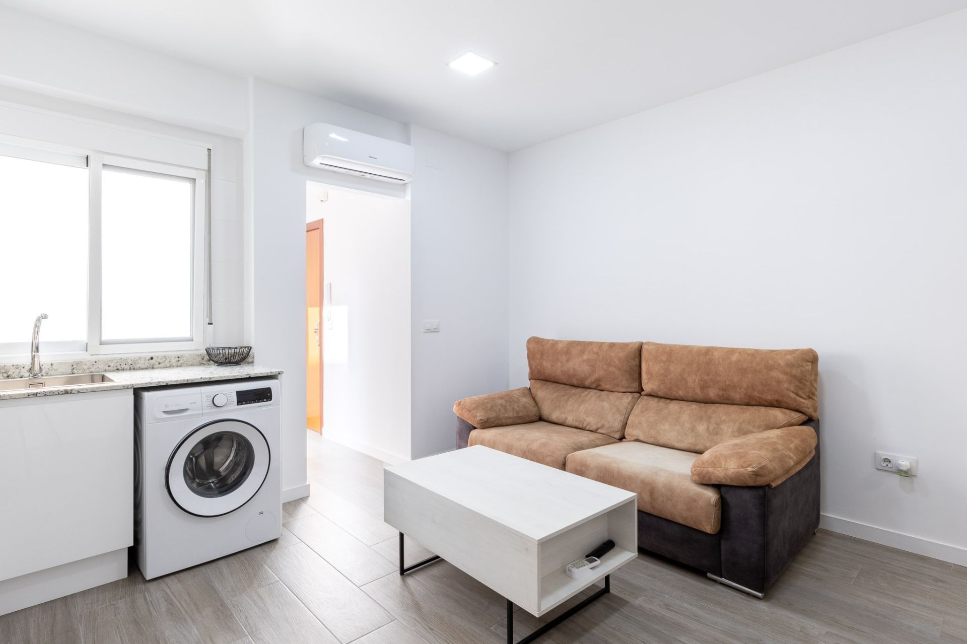 Living room of Flat for sale in  Valencia Capital  with Air Conditioner and Terrace