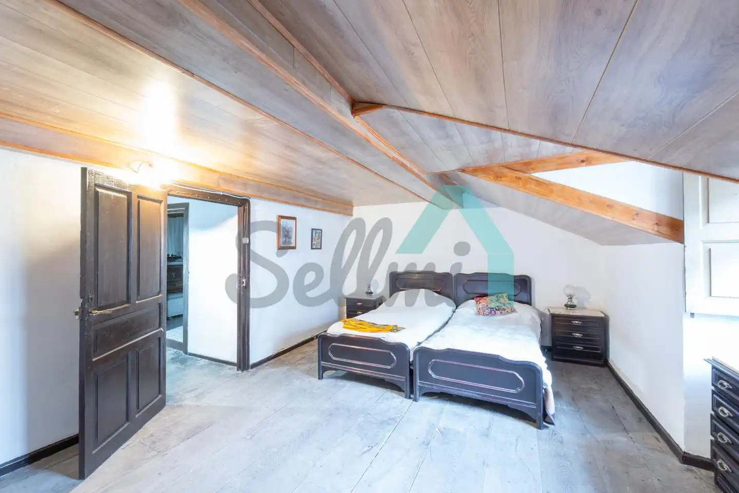Habitación de Casa adosada en venta en Quirós con Parquet y Trastero