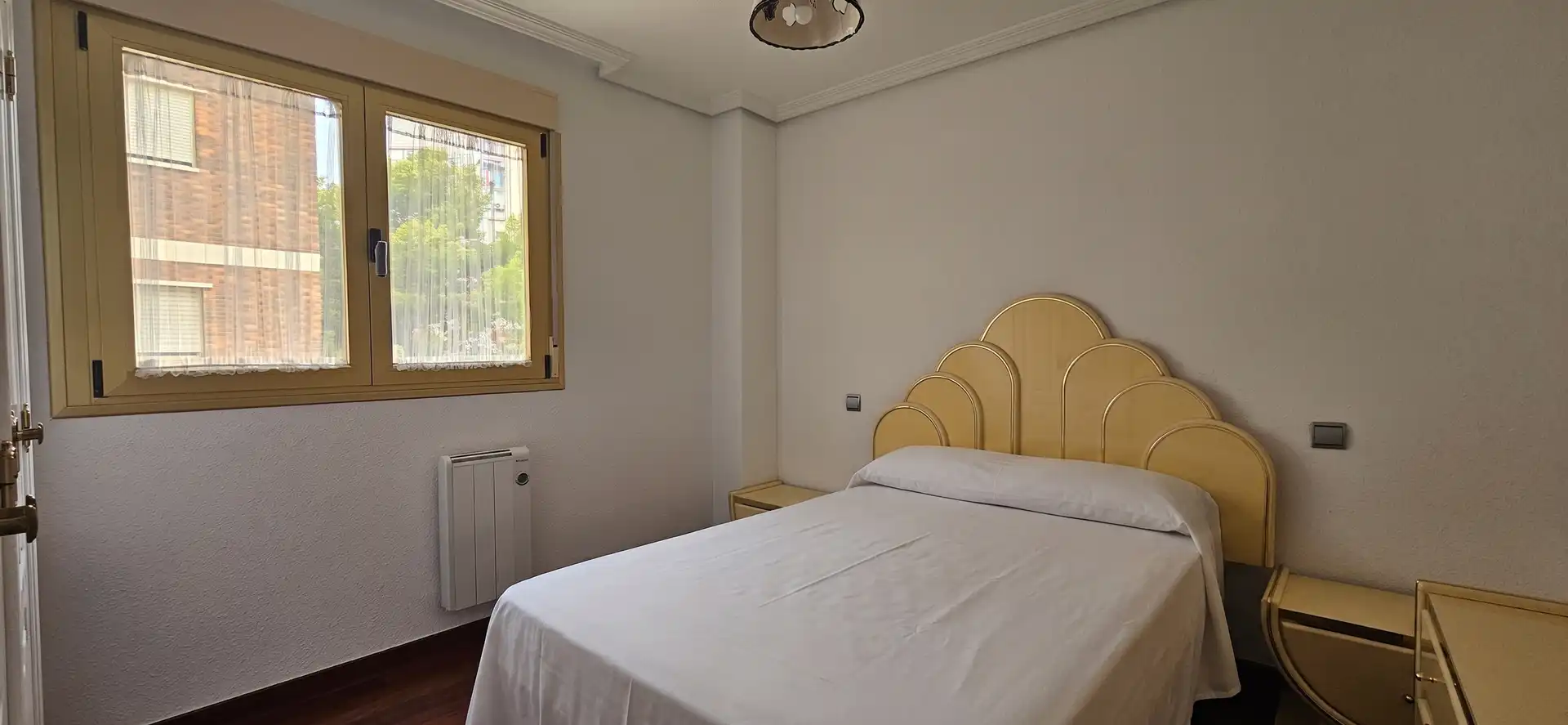 Schlafzimmer von Wohnung zum Verkauf in Benidorm mit Parkett, Schwimmbad und Möbliert