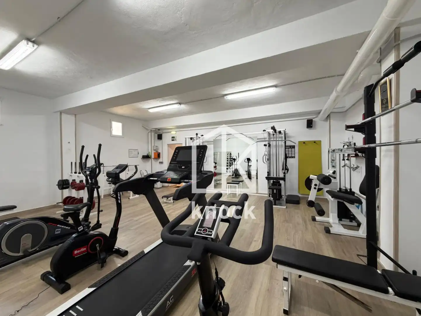 Piso en venta en Oviedo  con Calefacción, Jardín privado y Trastero