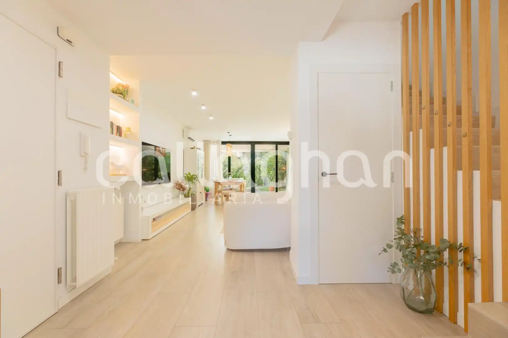 Sala de estar de Casa adosada en venta en Godella con Aire acondicionado, Calefacción y Jardín privado