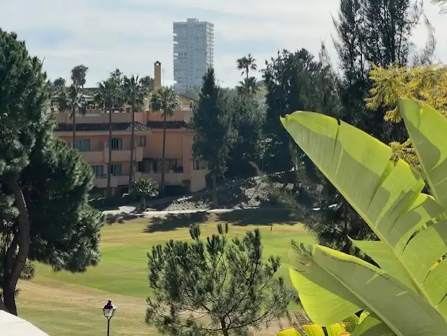 Vista exterior de Piso en venta en Marbella con Aire acondicionado, Jardín privado y Terraza