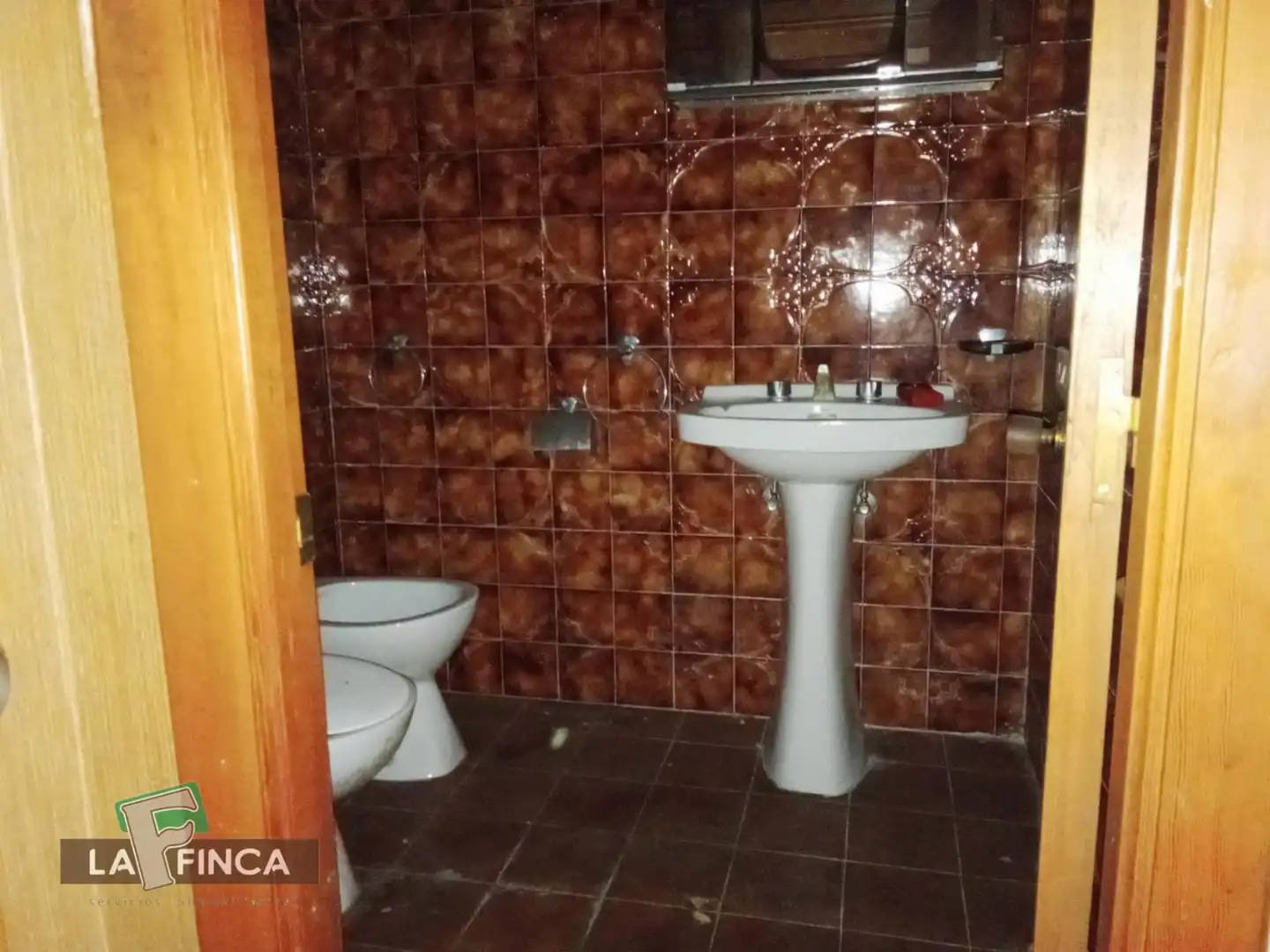 Badezimmer von Wohnungen zum Verkauf in Oviedo  mit Heizung und Parkett