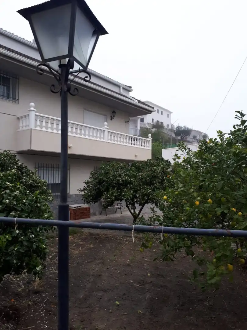 Vista exterior de Finca rústica en venda en Sierro amb Aire condicionat, Jardí privat i Terrassa