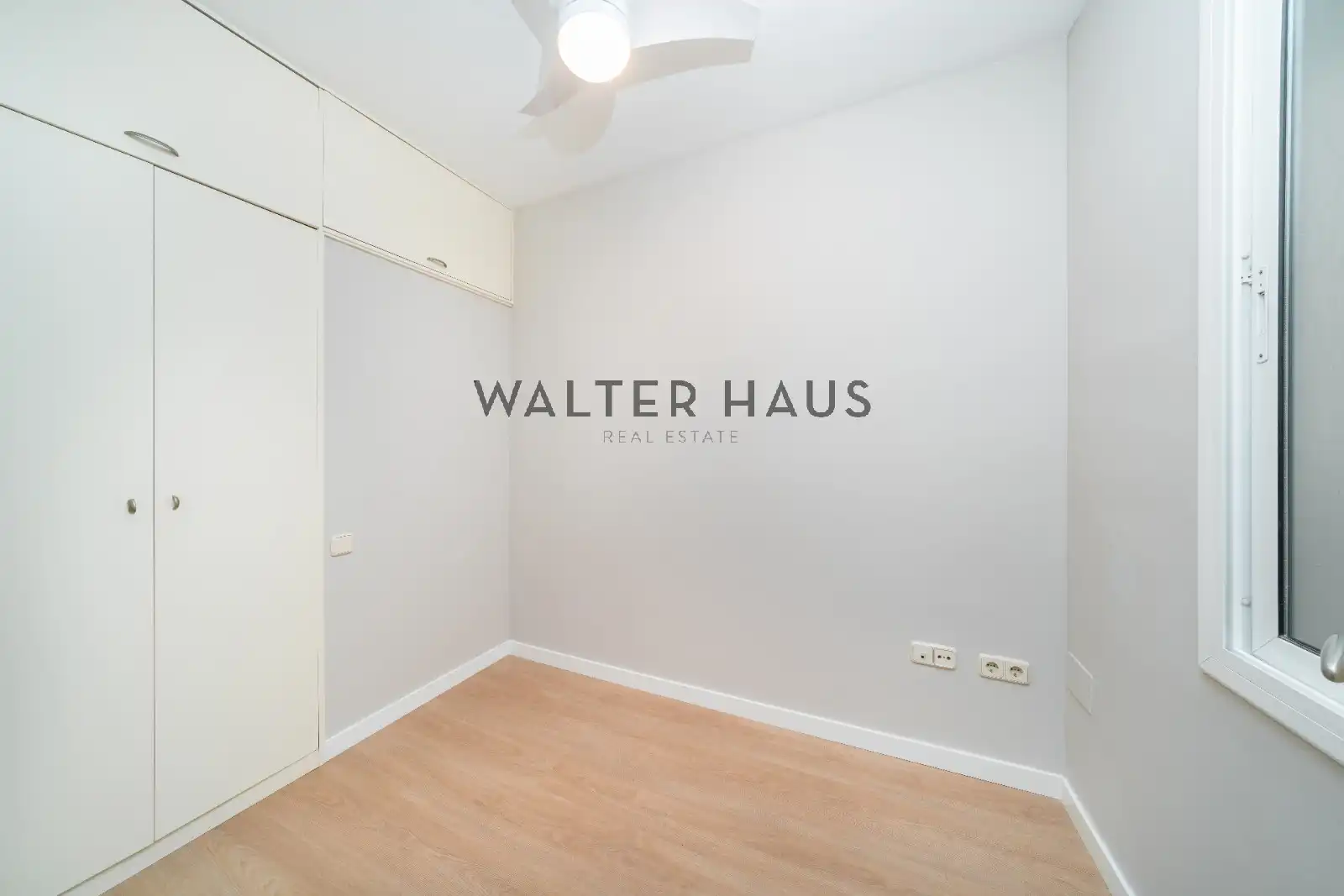 Wohnung zum Verkauf in Barcelona mit Klimaanlage, Heizung und Parkett
