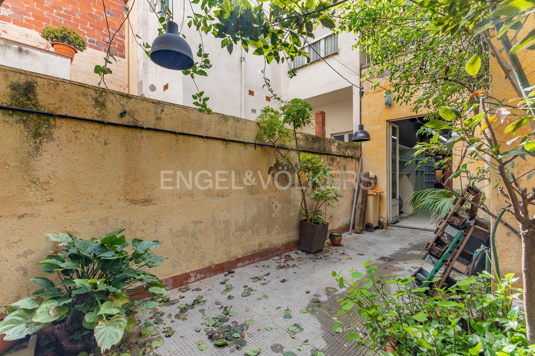 Vista exterior de Casa o xalet en venda en Terrassa amb Calefacció, Jardí privat i Terrassa