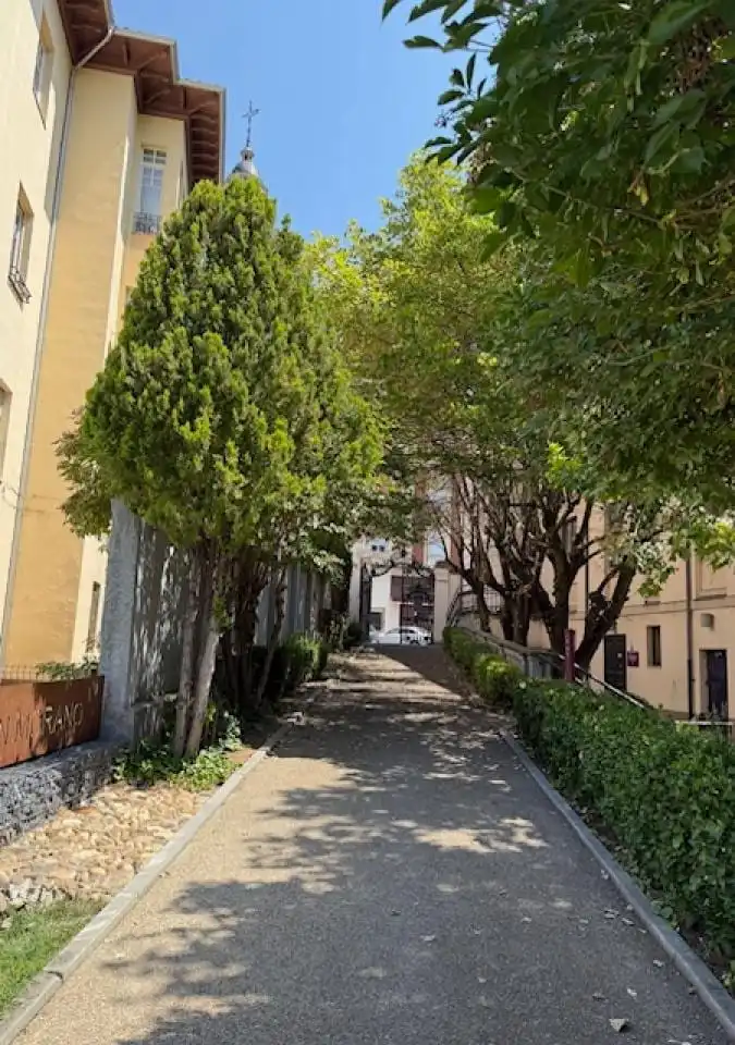 Vista exterior de Apartament en venda en León Capital  amb Calefacció i Parquet