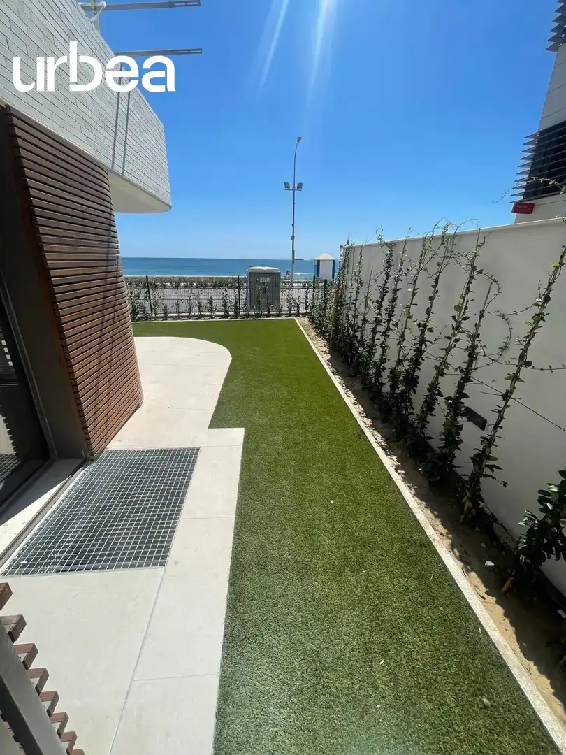 Terraza de Dúplex de alquiler en Málaga con Aire acondicionado, Calefacción y Jardín privado